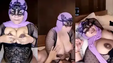 Bokep Tante Hijab Montok Dientot Puas Di Kamar 2026 poster