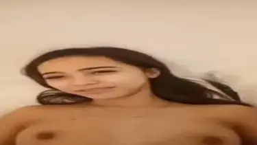 Gadis Cantik Pasrah Goyang Kasur Bareng Pacar poster