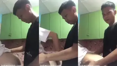 Gadis Cantik Pasrah Goyang Kasur Nikmat poster