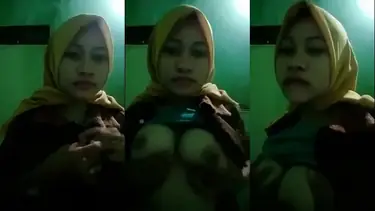 Laras Bali Main Kasar Gaya Eksotis Di Villa poster