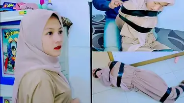 Lia Nekat Buka Baju Pamer Toket Mulus Goyang poster