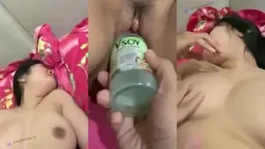 Mahasiswi Cantik Pasrah Goyang Kasur Vsoy poster