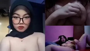 Seleb TikTok Jilbab Colmek Kamar Tidur 2026 poster