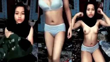 Ukhti Cantik Bugil Pamer Tubuh Sambil Main Jari poster